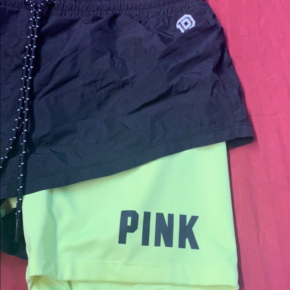 Pink exercise short - Picture 2 of 7